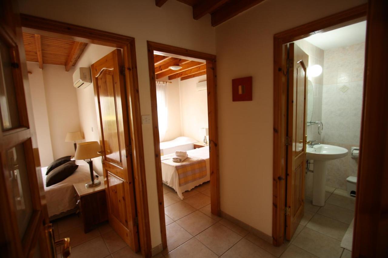 Swimmers' Paradise Pissouri Ngoại thất bức ảnh