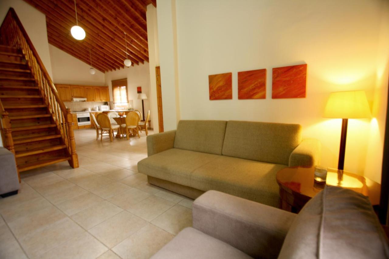 Swimmers' Paradise Pissouri Ngoại thất bức ảnh